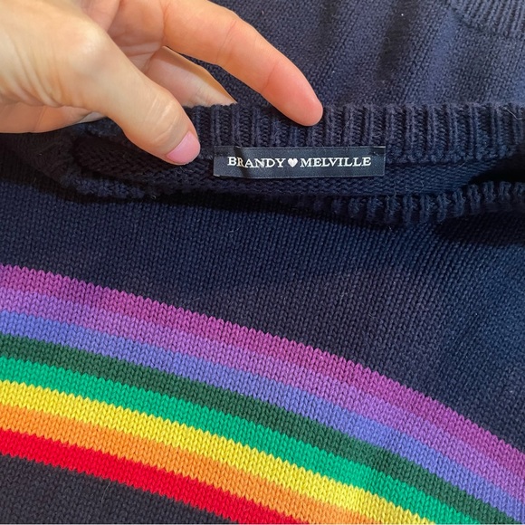 SOLD IN LIVE SHOW Brandy Melville Rainbow pullover sweater - Picture 4 of 6